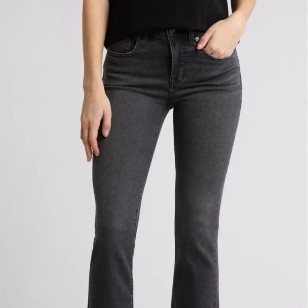 Madewell Mid-Rise Kick Out Jeans in Denaud Wash - Picture 10 of 12
